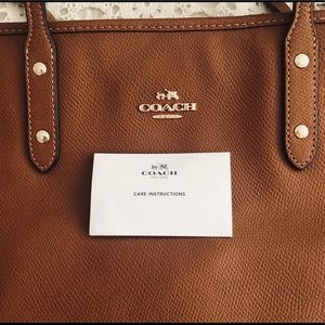 Coach shoulder bag.